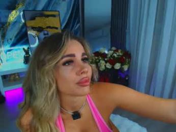 zinasquirts webcam chaturbate model stream image