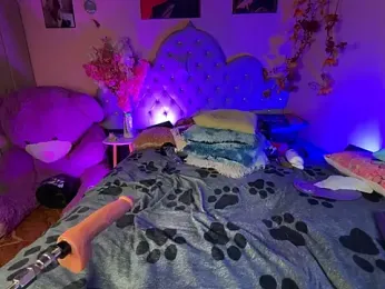 Naugth_channel_ts webcam model stream image