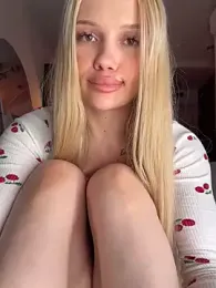 _Miray___ webcam model stream image