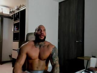 Andrew Johnsonn webcam model stream image