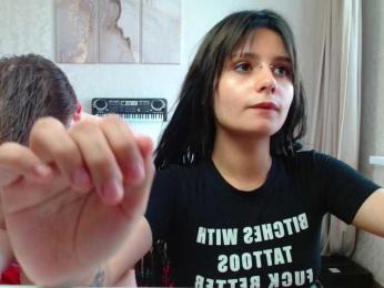 TheSluttyFox webcam model stream image