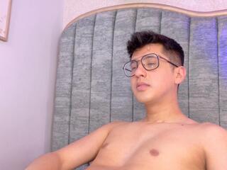 Crhis Evans webcam model stream image