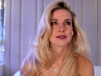 krissone webcam model stream image