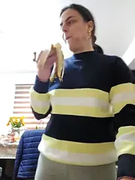 IsabelleCraft webcam model stream image