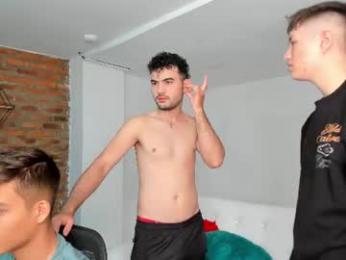space_boys18 webcam model stream image