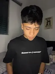 MaxiWildd webcam model stream image