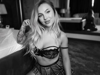 Nicole webcam model stream image