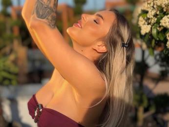 Nicole webcam model stream image