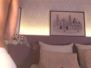 ellediane webcam model stream image