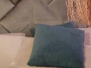Leiza Thompson webcam model stream image