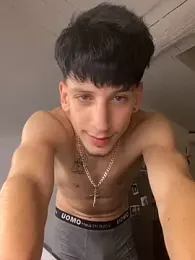 Leonardo0606 webcam model stream image