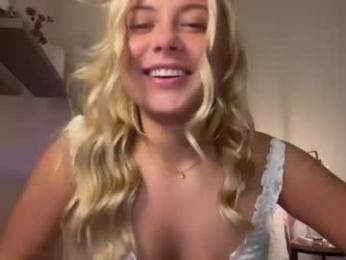 athenaaa8 webcam model stream image