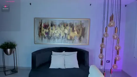 NiaHolland webcam model stream image