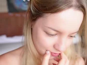 my_mia_ webcam model stream image