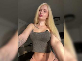 VladaMais webcam model stream image