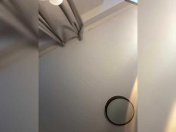 VladaMais webcam model stream image