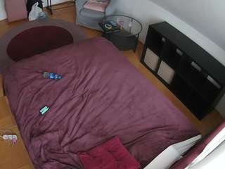 voyeurcam-julmodels-whitebed-2 webcam model stream image
