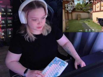 AlinaAdams webcam model stream image