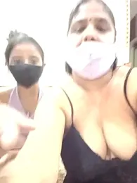 HoneyHush webcam model stream image