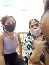 HoneyHush webcam model stream image