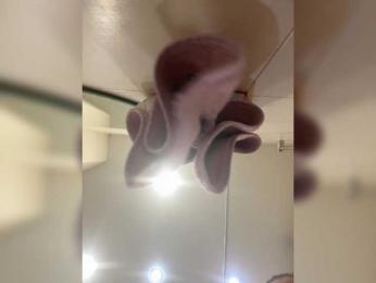 KiraMalina webcam model stream image