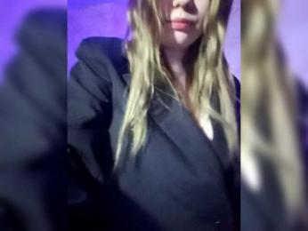 SweetyKittyaa webcam model stream image