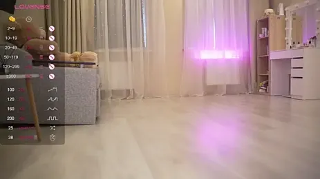 Bananalizzy webcam model stream image