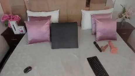 LizBrook webcam model stream image