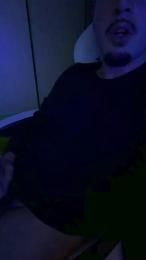 Zeeus28 webcam model stream image