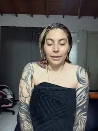 YunoRose_ webcam model stream image