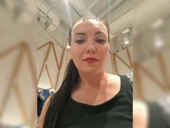 DIVo_0RA webcam model stream image