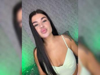 suchka-black- webcam bongacams model stream image