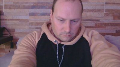 Lustonfan webcam model stream image