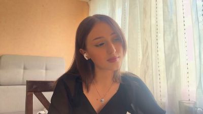 AdeliaDerousse webcam model stream image