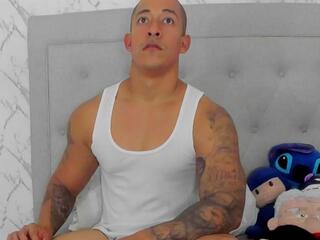 Luigi Ferrara webcam flirt4free model stream image
