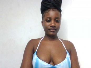 Flirtyarrya webcam model stream image