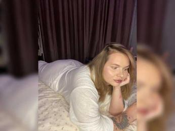 Divine-1 webcam model stream image