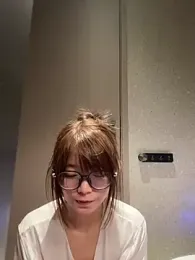 Puting_q webcam stripchat model stream image