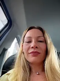 LavenderHot webcam model stream image