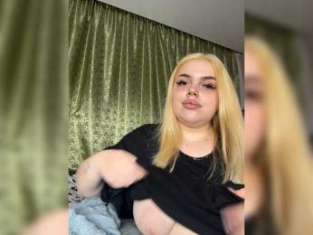 VXETU webcam bongacams model stream image