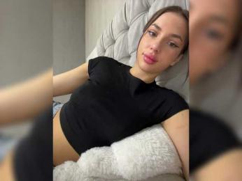 BabyDarii webcam bongacams model stream image