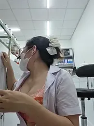 HinaLovely webcam model stream image