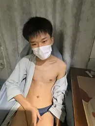 Zhang_yiovo webcam model stream image