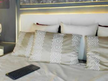 irisreid webcam model stream image