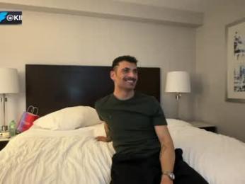 king_cal_ webcam model stream image