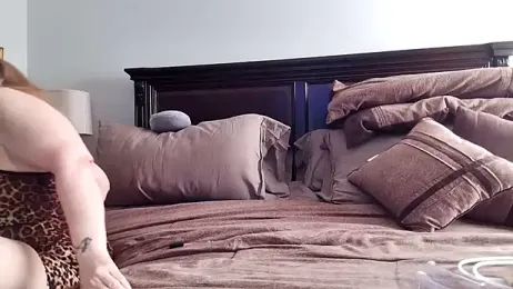 JulieHolliday webcam model stream image