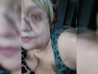 LLIyJluk webcam bongacams model stream image