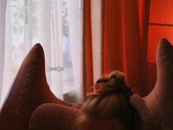 -ANN webcam bongacams model stream image