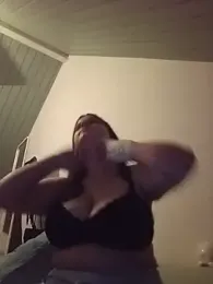EmmieJung webcam model stream image