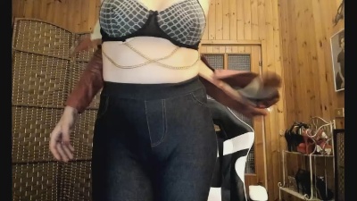 sally_x webcam model stream image